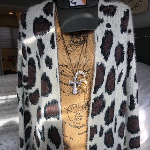 Animal print sweater - Picture 2 of 6